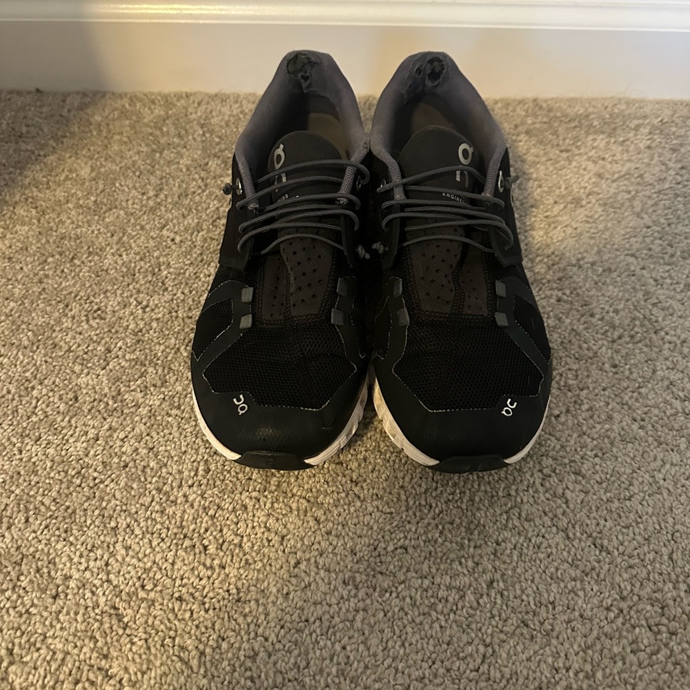 On Cloud Running Black and Gray Athletic Shoes